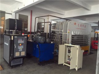 電加熱導(dǎo)熱油爐如何配套反應(yīng)釜？